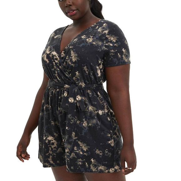 New Torrid 3 (3X, 22/24) Black Bleach Splatter Surplice One Piece Shorts Romper - Picture 1 of 3